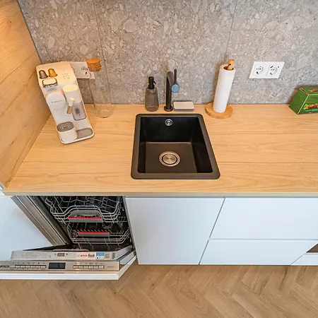 Апартаменты Charming 1 Bd By Domvia *