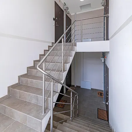 Charming 1 Bd By Domvia