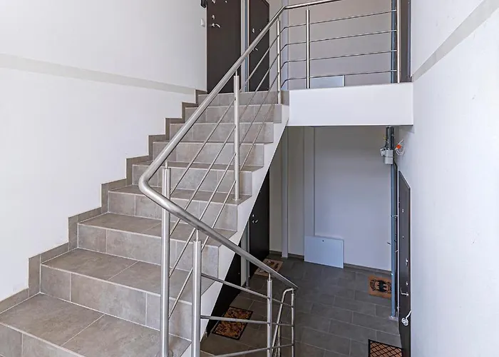 Charming 1 Bd By Domvia