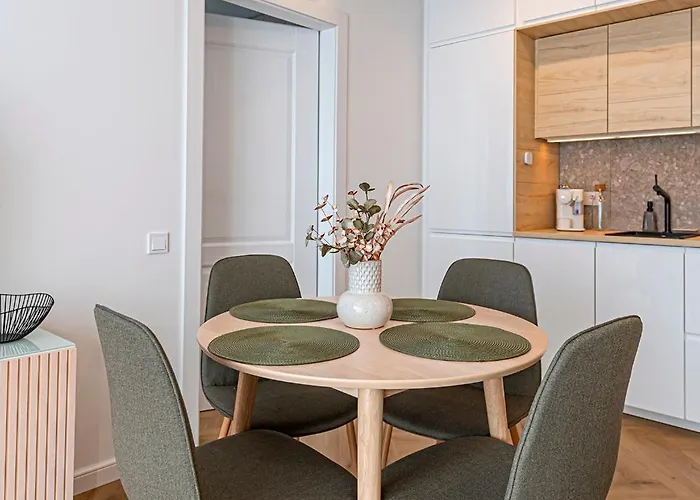 Charming 1 Bd By Domvia *