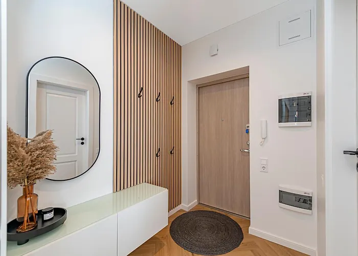 Charming 1 Bd By Domvia Daire *